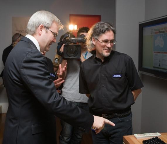 Tim Sherratt presents his 2008 'Mapping the Anzacs' project to then-Prime Minister Kevin Rudd